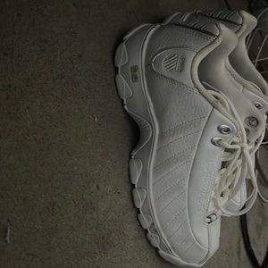 Brand new kwiss tennis shoes. Size 5.